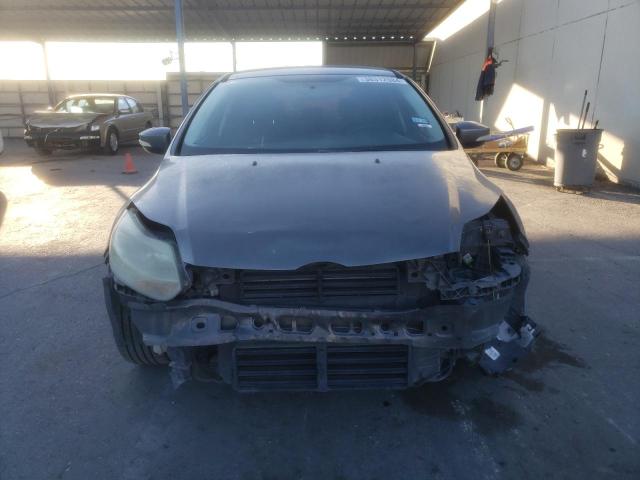 1FADP3F21EL155546 - 2014 FORD FOCUS SE GRAY photo 5