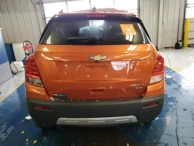 KL7CJPSB8GB573581 - 2016 CHEVROLET TRAX 1LT ORANGE photo 6