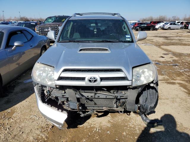 JTEZU14R740043052 - 2004 TOYOTA 4RUNNER SR SILVER photo 5