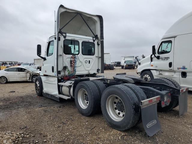 3AKJHLDV1PDUF4039 - 2023 FREIGHTLINER CASCADIA 1 WHITE photo 3