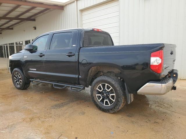 5TFDW5F17HX617413 - 2017 TOYOTA TUNDRA CREWMAX SR5 BLACK photo 2