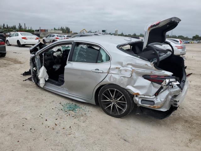 4T1G11AK6PU778013 - 2023 TOYOTA CAMRY SE NIGHT SHADE SILVER photo 2