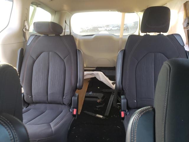 2C4RC1FG2JR235841 - 2018 CHRYSLER PACIFICA TOURING PLUS WHITE photo 10