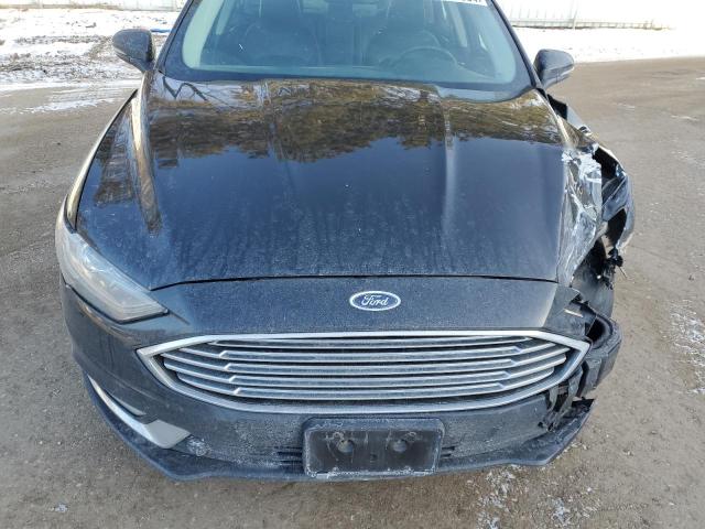 3FA6P0T91HR343045 - 2017 FORD FUSION SE BLACK photo 11