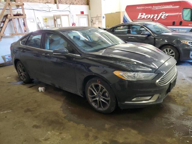 3FA6P0T91HR343045 - 2017 FORD FUSION SE BLACK photo 4