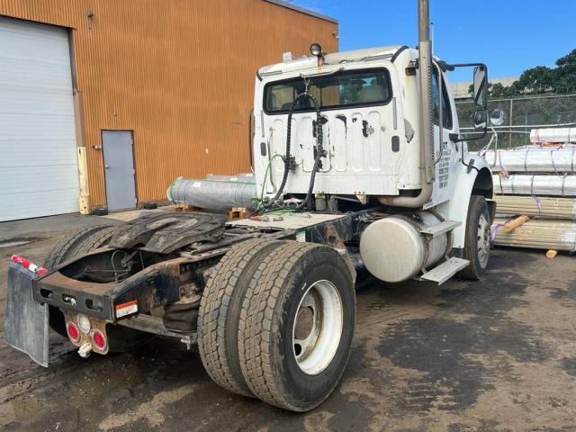 1FUBCXDJ76HW68988 - 2006 FREIGHTLINER M2 106 MEDIUM DUTY WHITE photo 4