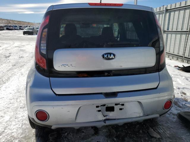 KNDJP3A50K7000523 - 2019 KIA SOUL + SILVER photo 6