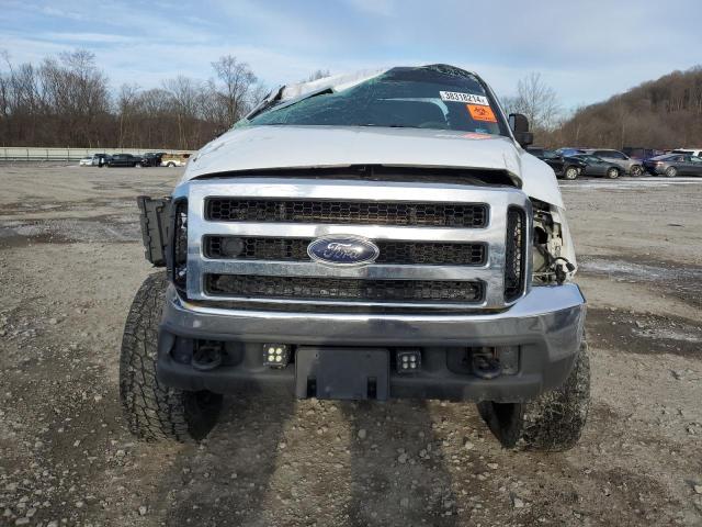 1FTNW21P04EB66832 - 2004 FORD F250 SUPER DUTY WHITE photo 5