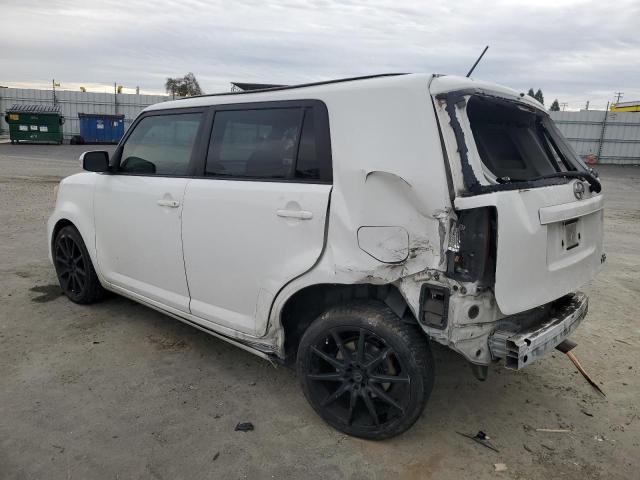 JTLZE4FE8B1133996 - 2011 TOYOTA SCION XB WHITE photo 2