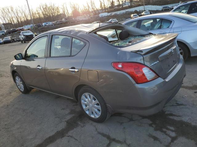 3N1CN7AP3HL859636 - 2017 NISSAN VERSA S GRAY photo 2