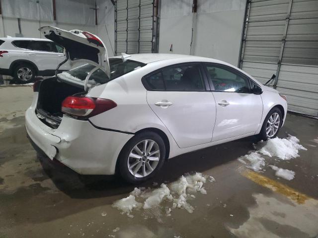 3KPFL4A72HE015512 - 2017 KIA FORTE LX WHITE photo 3