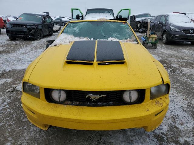 1ZVFT85H955209405 - 2005 FORD MUSTANG GT YELLOW photo 5