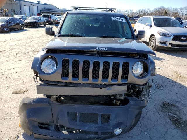 1C4NJRFB0ED863493 - 2014 JEEP PATRIOT LATITUDE GRAY photo 5