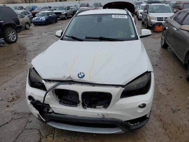 WBAVM1C55DVW46275 - 2013 BMW X1 SDRIVE28I WHITE photo 5