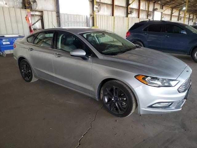 3FA6P0H70JR171393 - 2018 FORD FUSION SE SILVER photo 4