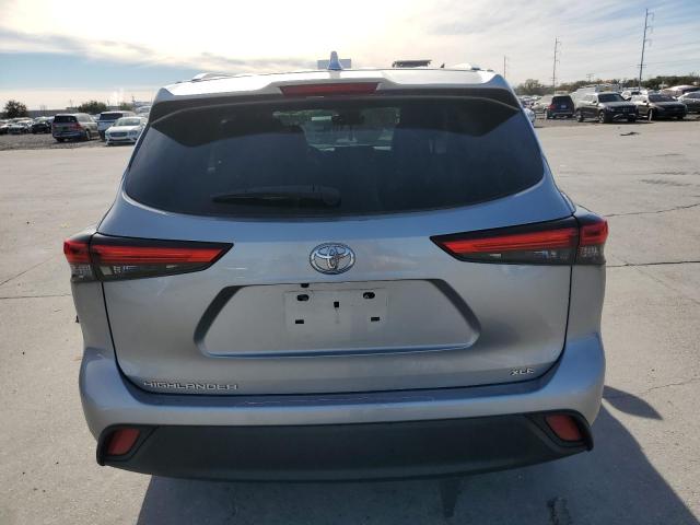 5TDGZRAH2MS516456 - 2021 TOYOTA HIGHLANDER XLE SILVER photo 6