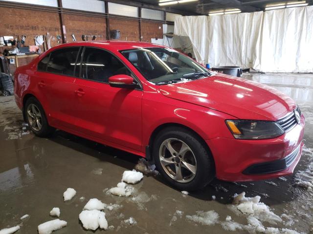 3VWD17AJ4EM421056 - 2014 VOLKSWAGEN JETTA SE RED photo 4