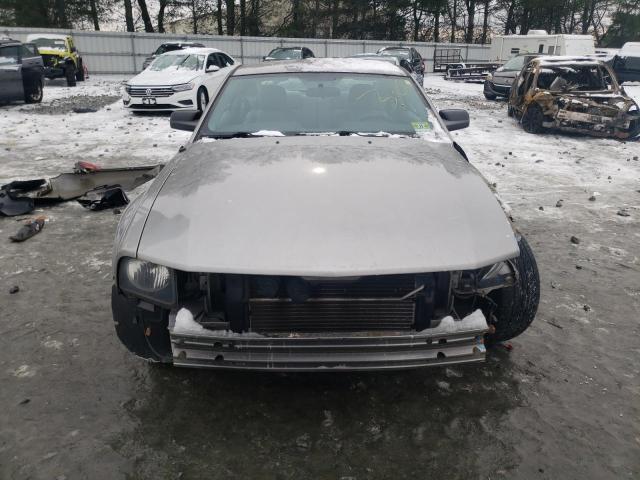 1ZVHT80NX85127306 - 2008 FORD MUSTANG GRAY photo 5