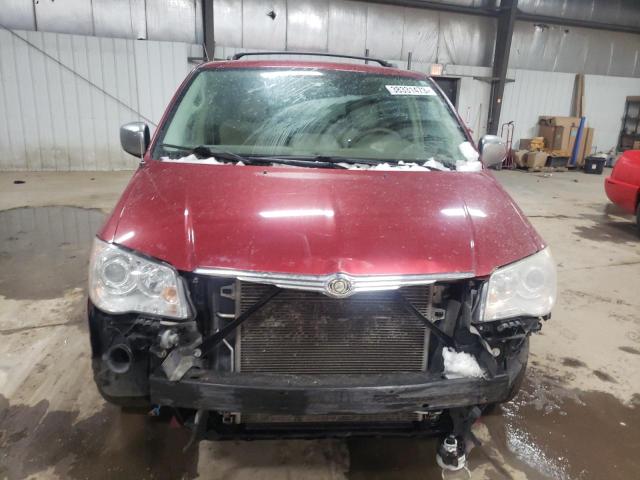 2A8HR64X49R602253 - 2009 CHRYSLER TOWN & COU LIMITED RED photo 5