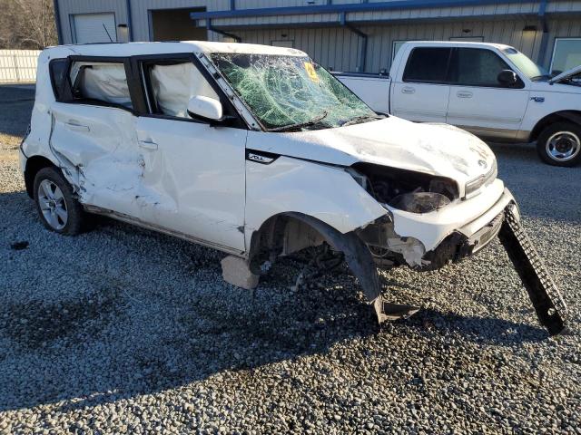 KNDJN2A21K7635286 - 2019 KIA SOUL WHITE photo 4