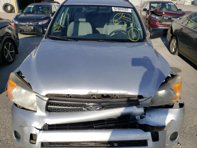 JTMZD33V686071619 - 2008 TOYOTA RAV4 SILVER photo 12