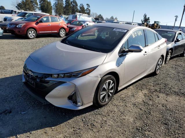 JTDKARFP1J3102356 - 2018 TOYOTA PRIUS PRIM Silber Foto 1