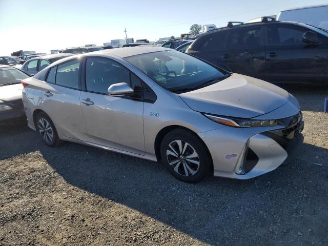 JTDKARFP1J3102356 - 2018 TOYOTA PRIUS PRIM Silber Foto 4