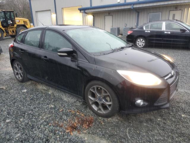 1FADP3K27EL257682 - 2014 FORD FOCUS SE BLACK photo 4