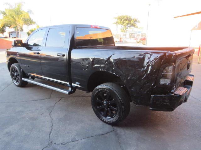 3C6UR5DL8NG240660 - 2022 RAM 2500 BIG HORN/LONE STAR BLACK photo 4