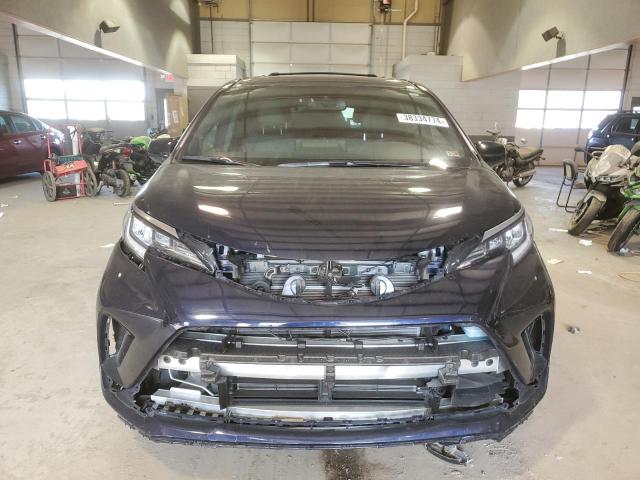 5TDDSKFC5PS080718 - 2023 TOYOTA SIENNA XSE BLUE photo 5