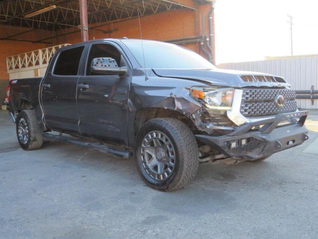 5TFDW5F11KX867267 - 2019 TOYOTA TUNDRA CREWMAX SR5 GRAY photo 1