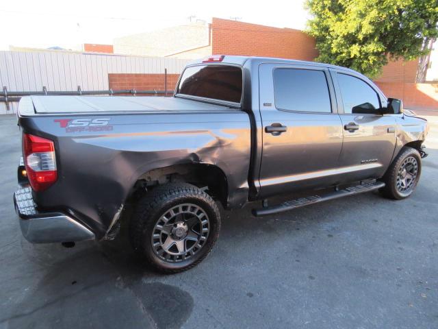 5TFDW5F11KX867267 - 2019 TOYOTA TUNDRA CREWMAX SR5 GRAY photo 3