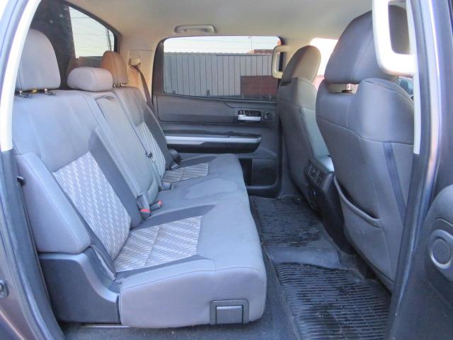 5TFDW5F11KX867267 - 2019 TOYOTA TUNDRA CREWMAX SR5 GRAY photo 6