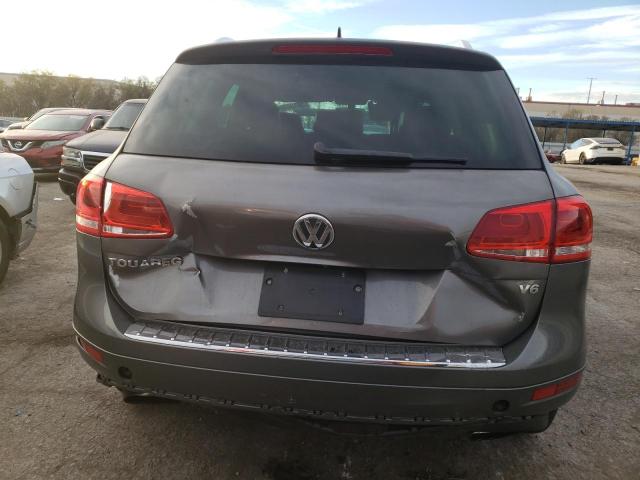 WVGEF9BP0DD006880 - 2013 VOLKSWAGEN TOUAREG V6 GRAY photo 6