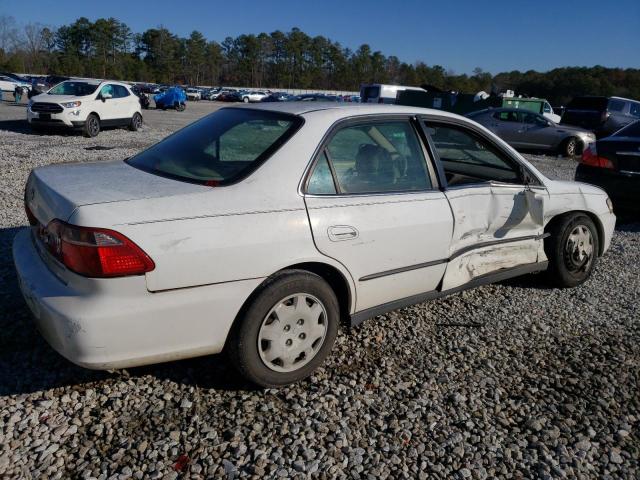 1HGCG5649WA041120 - 1998 HONDA ACCORD LX WHITE photo 3