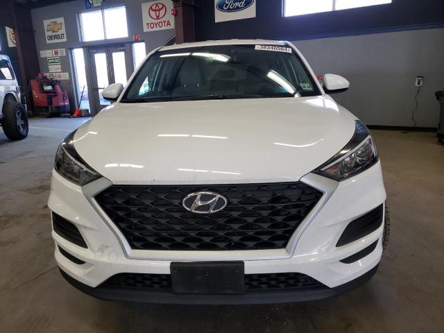 KM8J2CA40KU074978 - 2019 HYUNDAI TUCSON SE WHITE photo 5