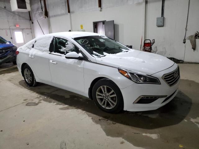 5NPE24AF2FH039307 - 2015 HYUNDAI SONATA SE WHITE photo 4