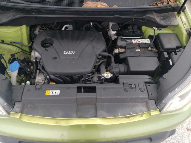 KNDJN2A29F7806176 - 2015 KIA SOUL GREEN photo 11