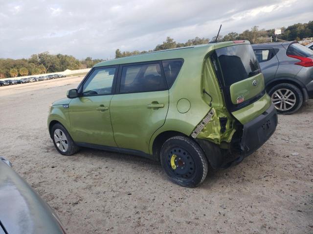 KNDJN2A29F7806176 - 2015 KIA SOUL GREEN photo 2