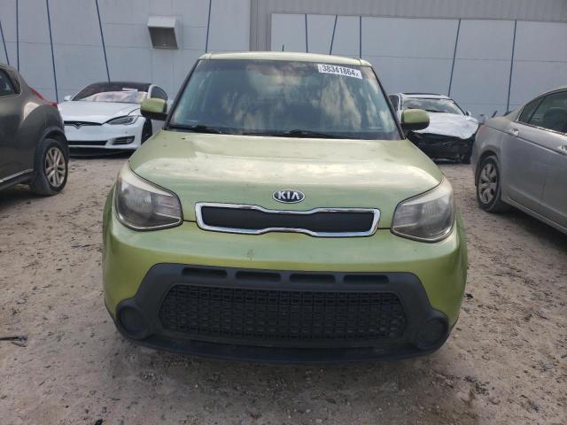 KNDJN2A29F7806176 - 2015 KIA SOUL GREEN photo 5