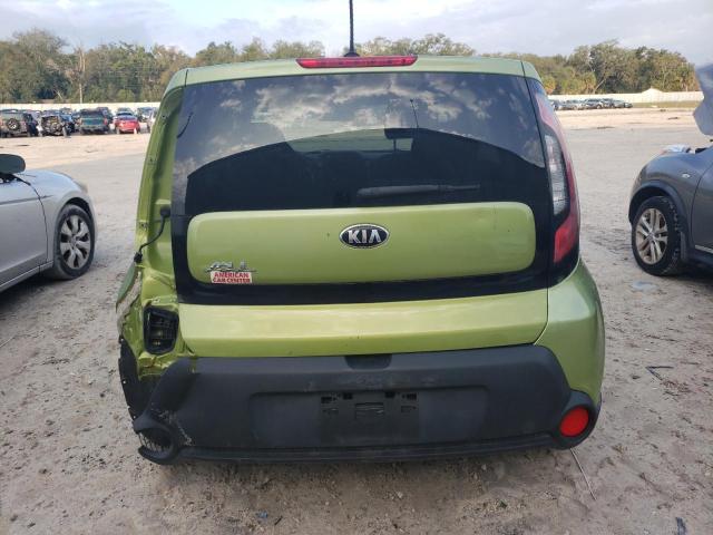 KNDJN2A29F7806176 - 2015 KIA SOUL GREEN photo 6