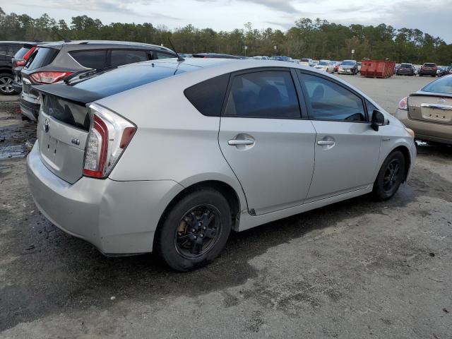 JTDKN3DU3D1650840 - 2013 TOYOTA PRIUS SILVER photo 3