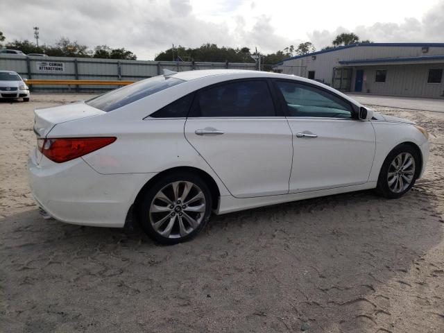 5NPEC4AC0CH389047 - 2012 HYUNDAI SONATA SE WHITE photo 3