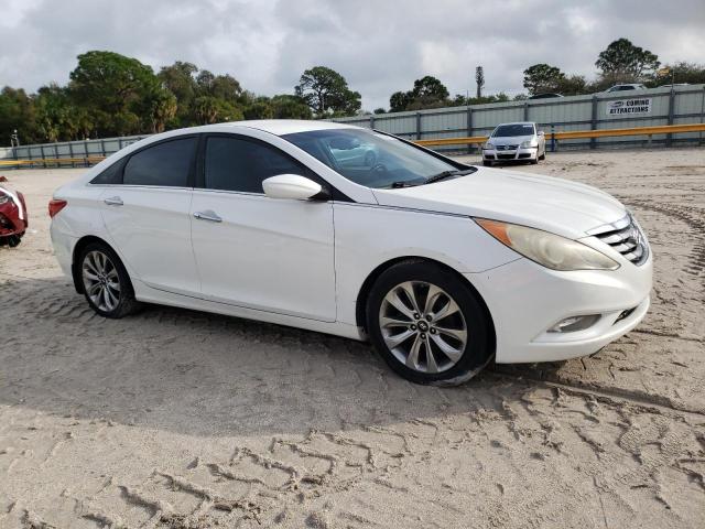 5NPEC4AC0CH389047 - 2012 HYUNDAI SONATA SE WHITE photo 4