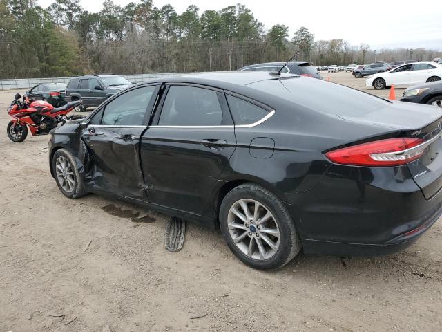 3FA6P0H7XHR396026 - 2017 FORD FUSION SE BLACK photo 2