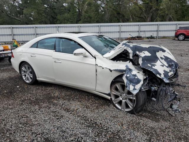 WDDDJ72X38A117763 - 2008 MERCEDES-BENZ CLS 550 WHITE photo 4