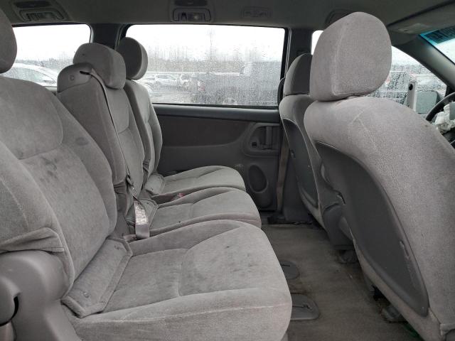 5TDZA23C65S367866 - 2005 TOYOTA SIENNA CE SILVER photo 11