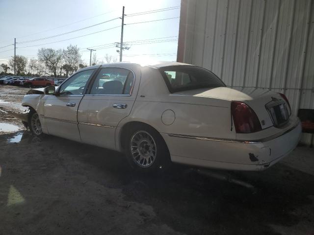 1LNFM83W5WY716315 - 1998 LINCOLN TOWN CARTIER WHITE photo 2