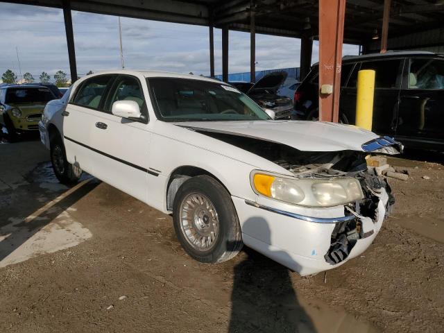1LNFM83W5WY716315 - 1998 LINCOLN TOWN CARTIER WHITE photo 4