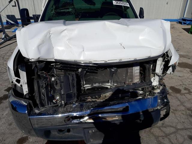 1GBJC34637E552699 - 2007 CHEVROLET SILVERADO C3500 WHITE photo 11